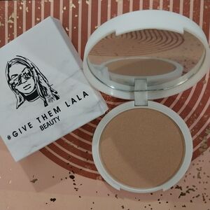 Highlighter Give Them LaLa Beauty Showstopper